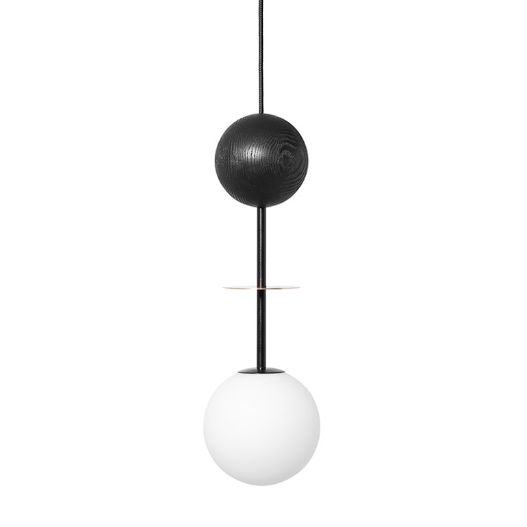 OIO A black ceiling pendant lamp with a brass element